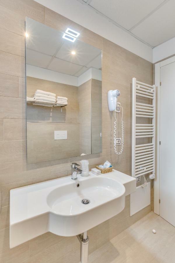 Apartaments Suites Ambassador Caorle Exterior foto