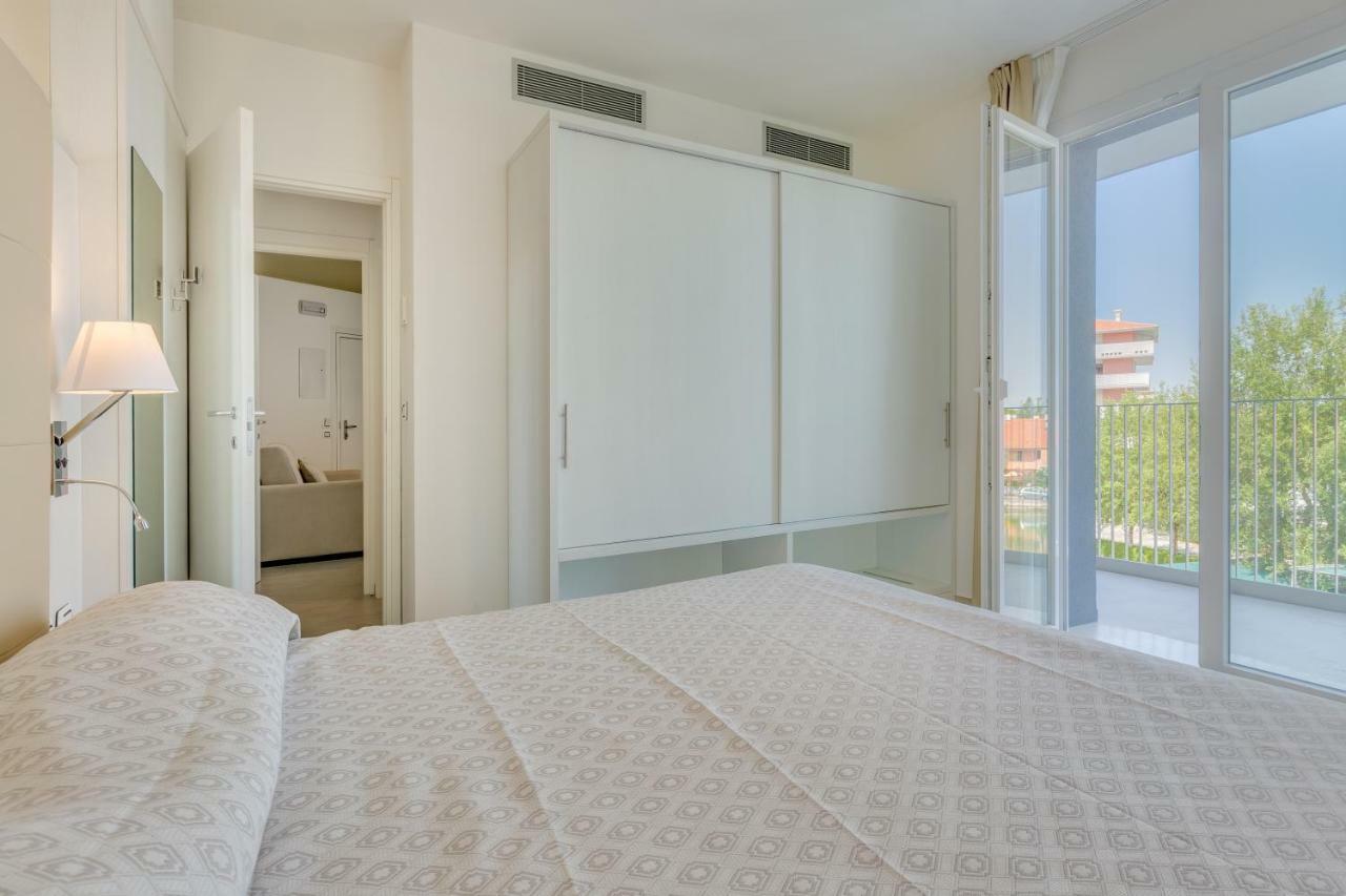 Apartaments Suites Ambassador Caorle Exterior foto