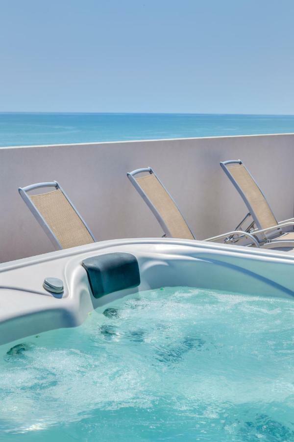 Apartaments Suites Ambassador Caorle Exterior foto