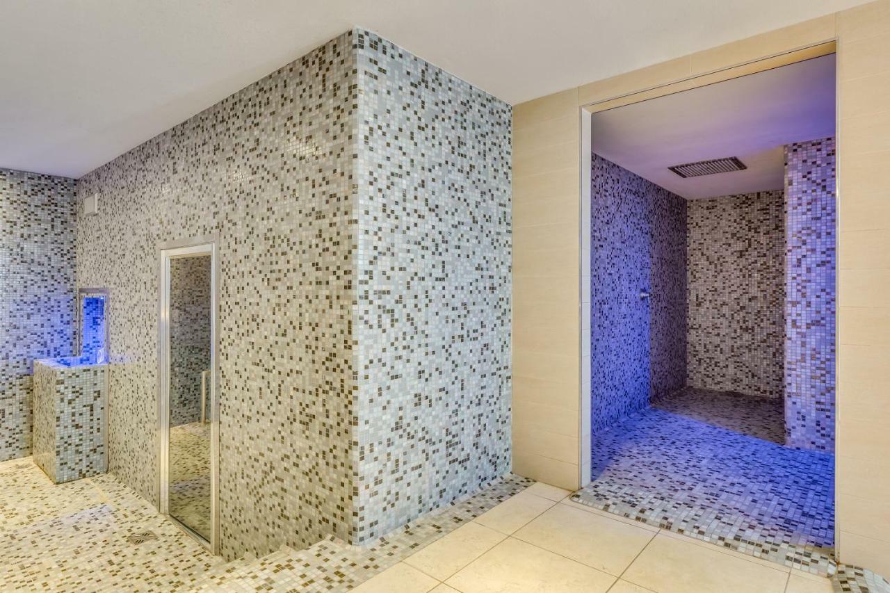 Apartaments Suites Ambassador Caorle Exterior foto